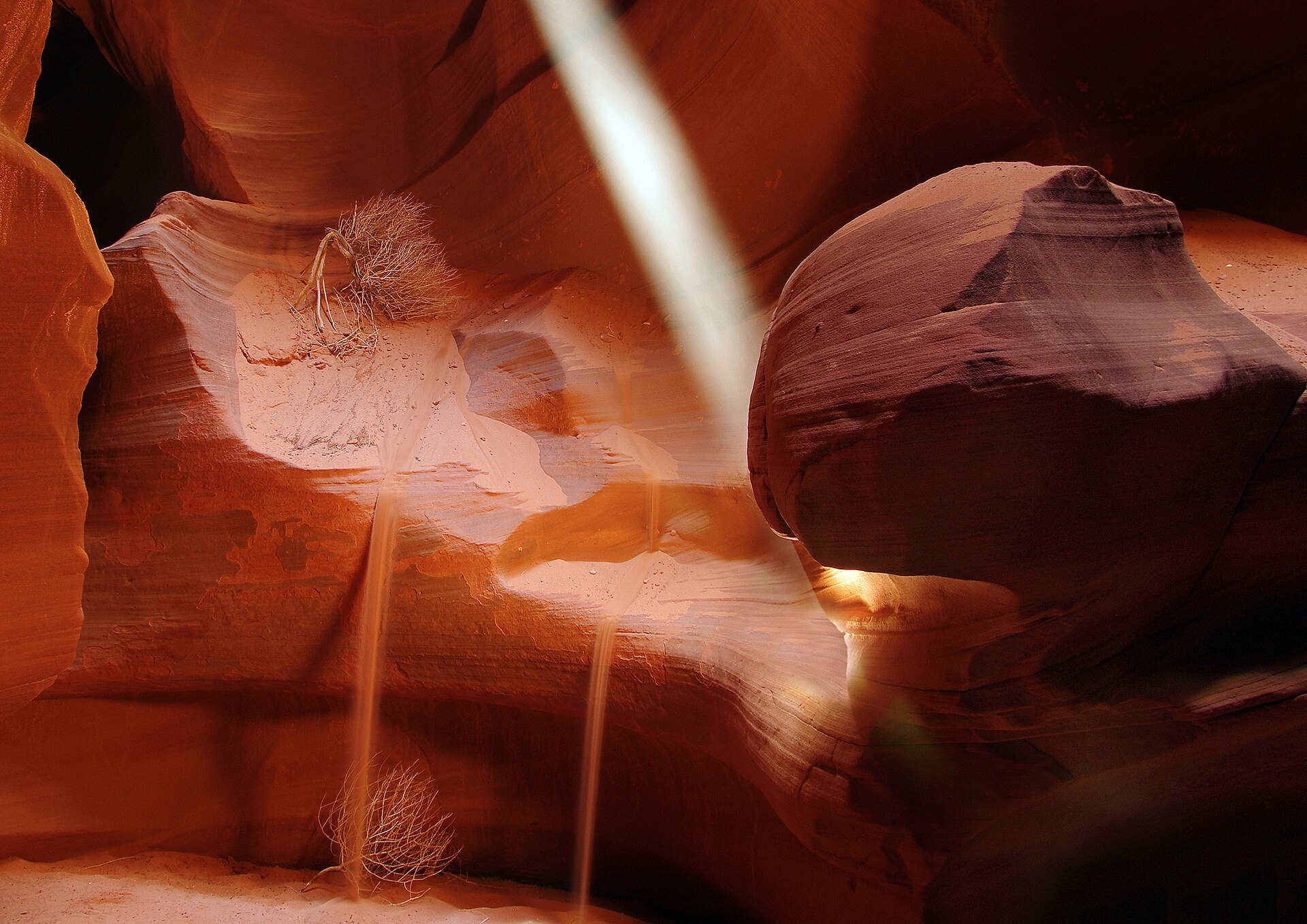 A beam of sunlight falling into Upper Antelope Canyon